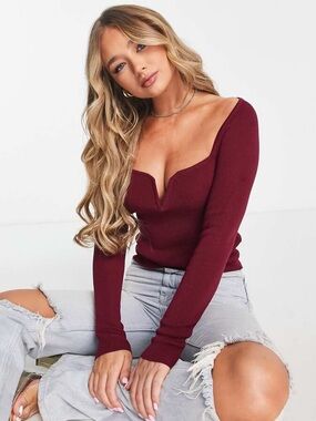 ASOS DESIGN Ribbed knitted top with plunge notch neck in Deep Wine Red
